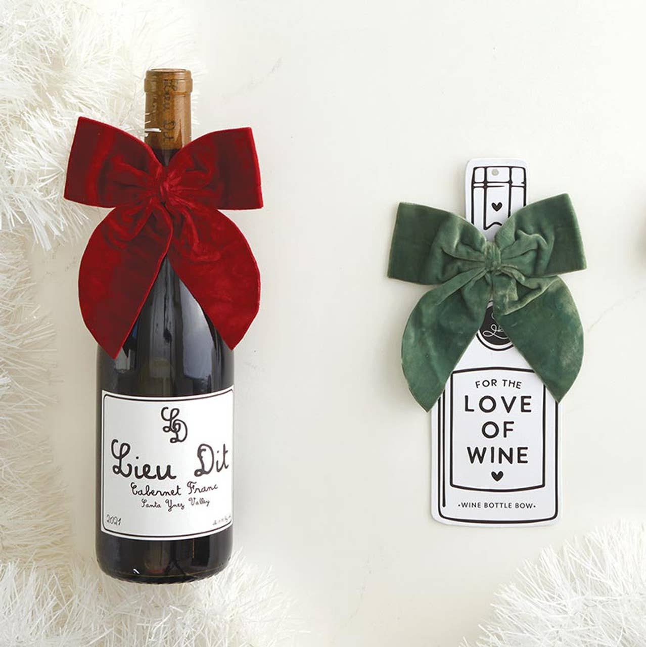 Wine Bottle Bow - Red: Spot Clean Only / Velvet, Cardboard