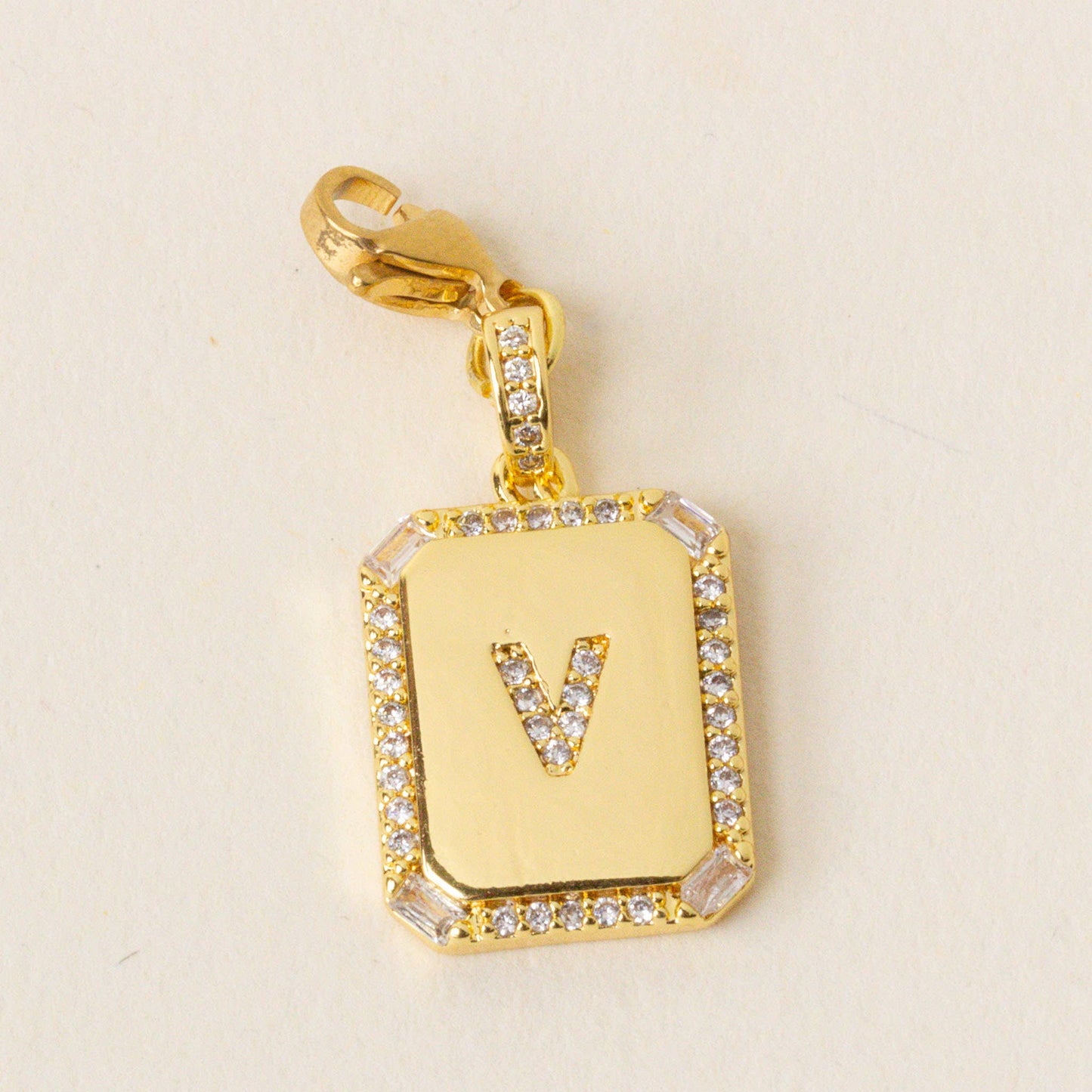 The Darling Effect - Jewelry Charm Initial Letter Gold-V
