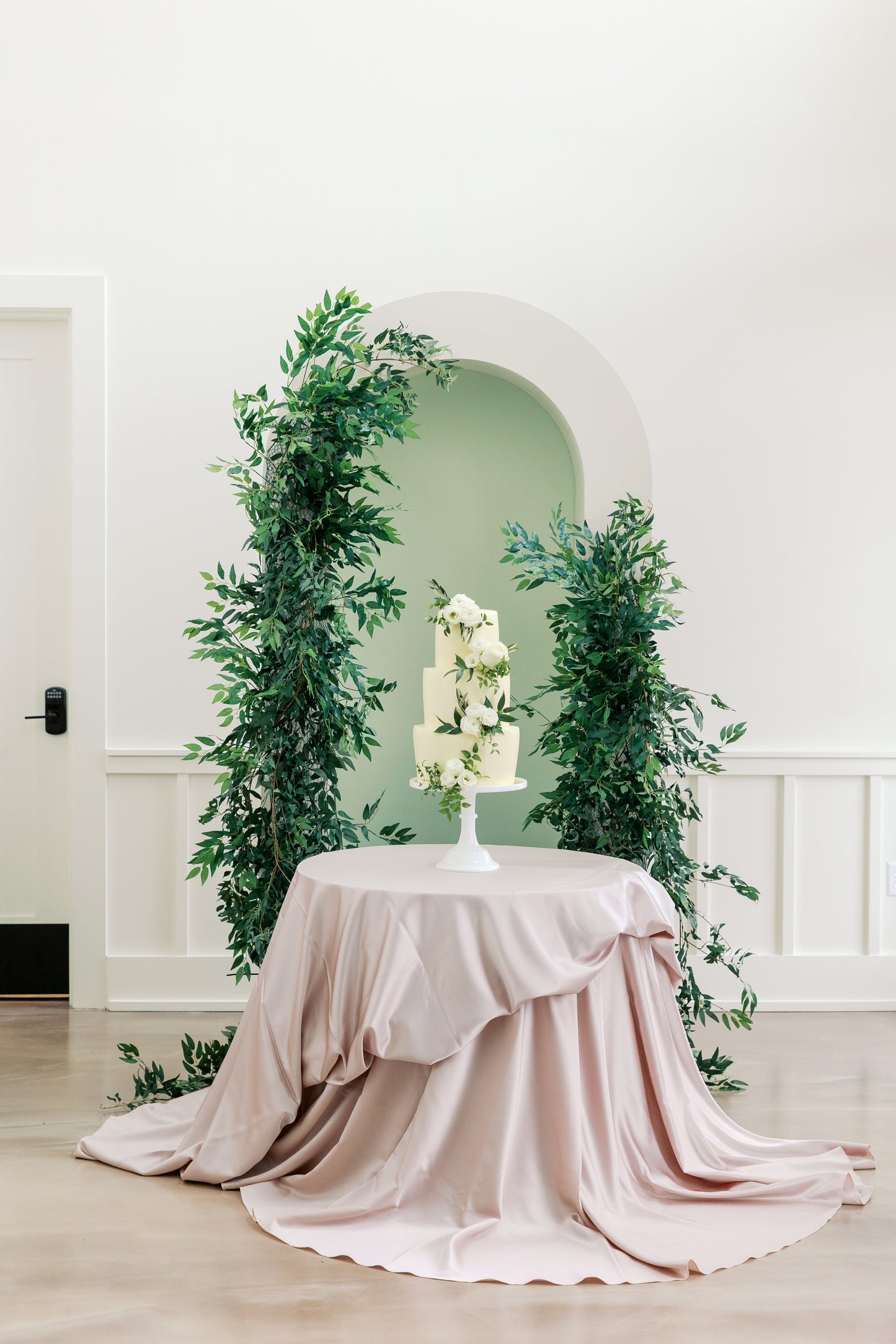 Arch Backdrop - Rental