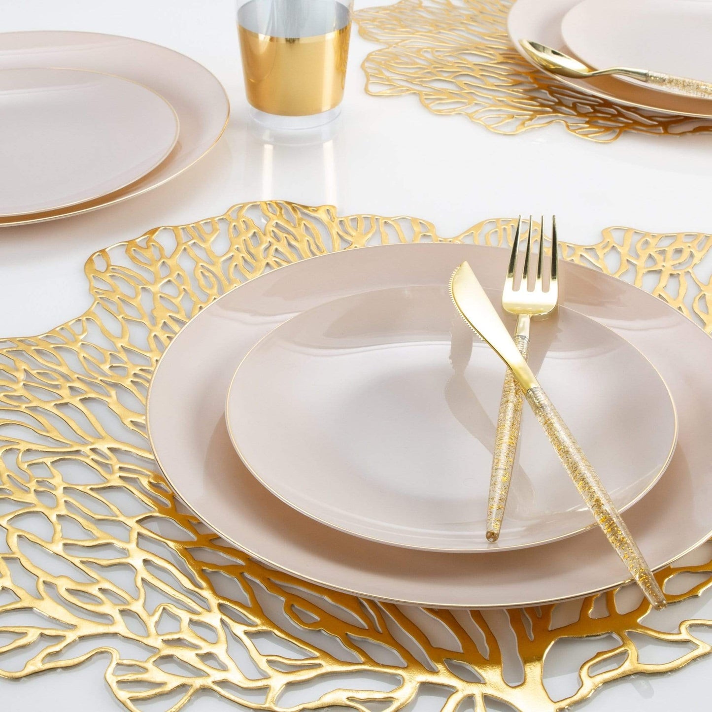 Round Linen • Gold Plastic Plates | 10 Pack: 10 Plastic Plates / 10.25" Dinner Plates