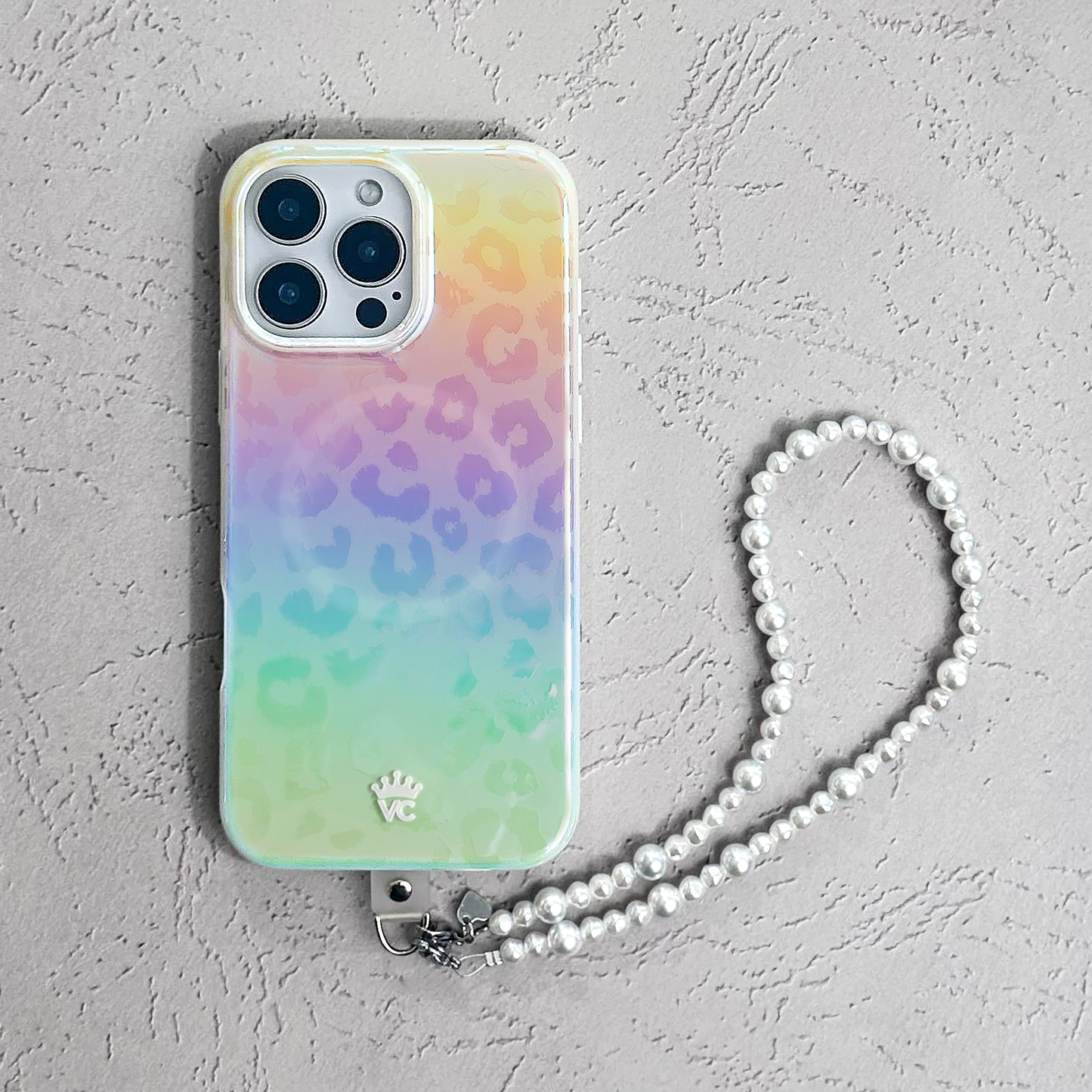 VELVET CAVIAR - Phone Charm Wristlet - White Pearl