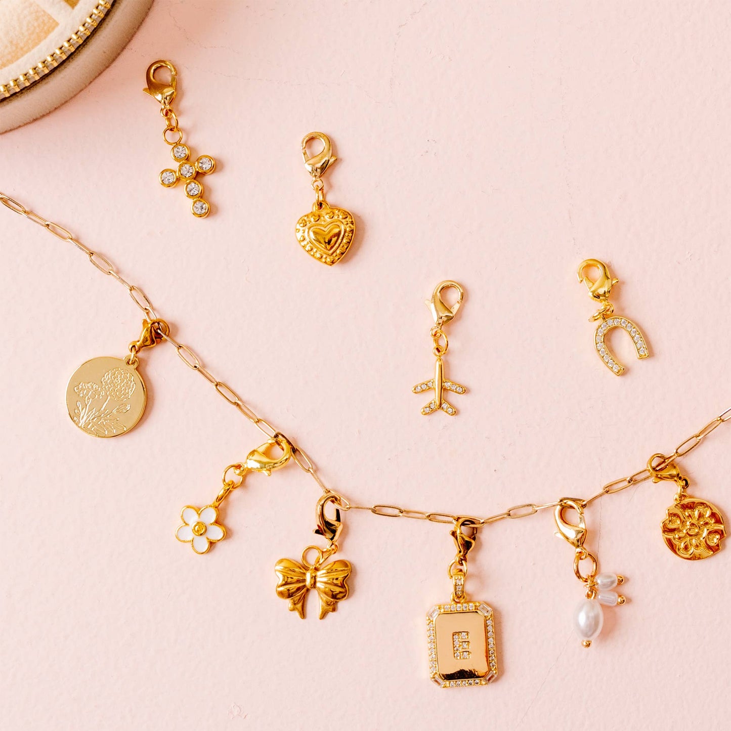 The Darling Effect - Jewelry Charm Initial Letter Gold-E